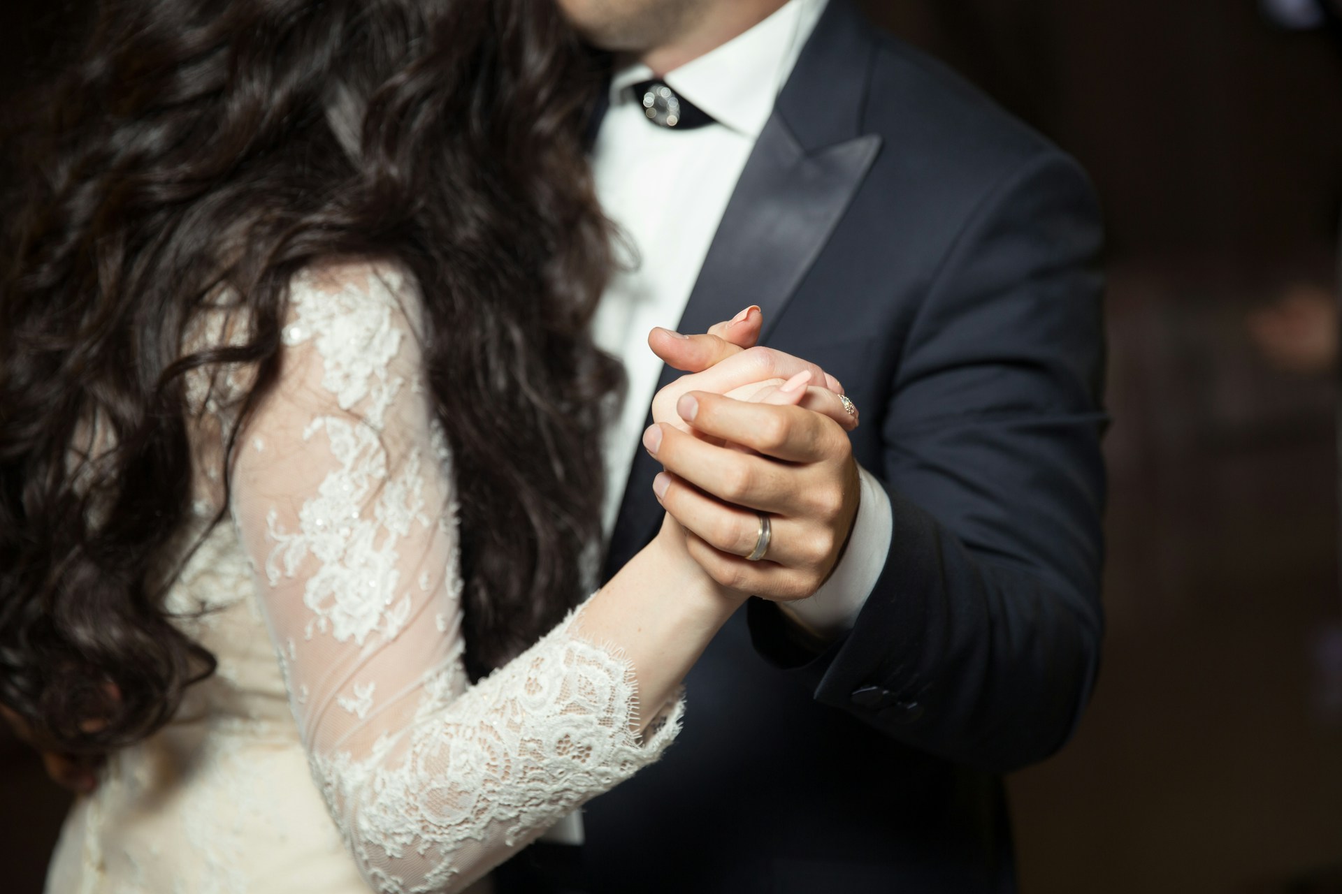 A married couple used to illustrate the article (Photo by Alvin Mahmudov on Unsplash)